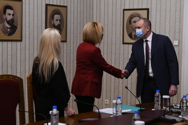 Президентът Румен Радев се срещна с представители на Изправи се БГ и Отровното трио