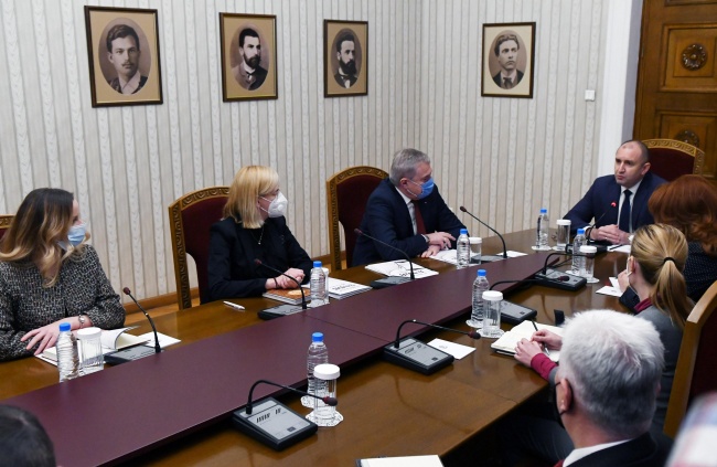  Президентът Радев се срещна с представители на партия АБВ