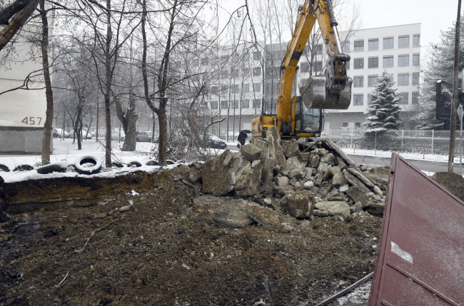  Багери продължават със заличаването на незаконните гаражи в София 