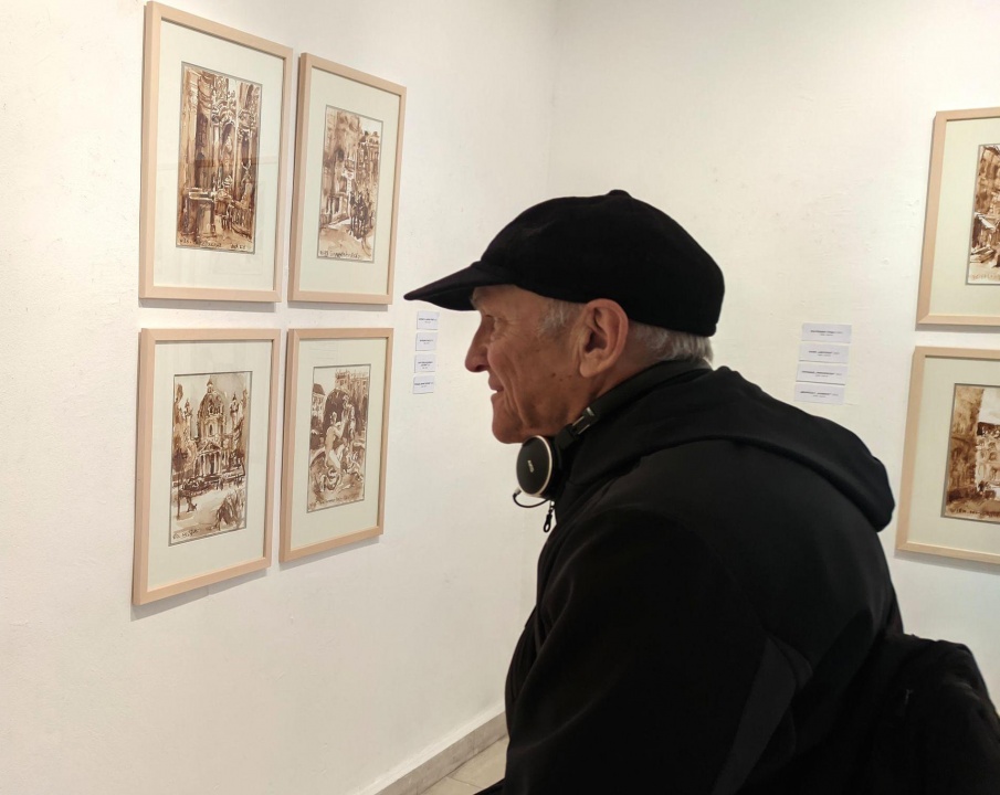 Варненски художник подреди изложба с картини, рисувани с кафе