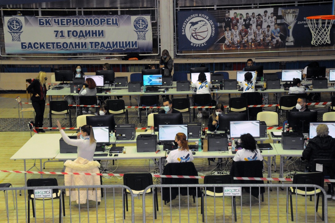 РИК в Бургас съобщи първите изборни резултати