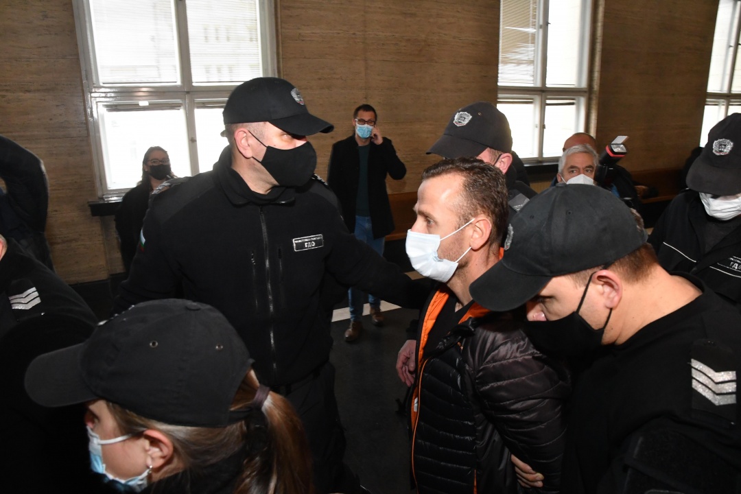 Домашен арест за Борислав Колев с парите от