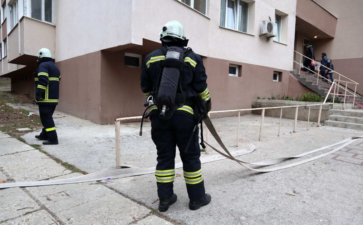 Газова бутилка унищожи апартамент във Варна