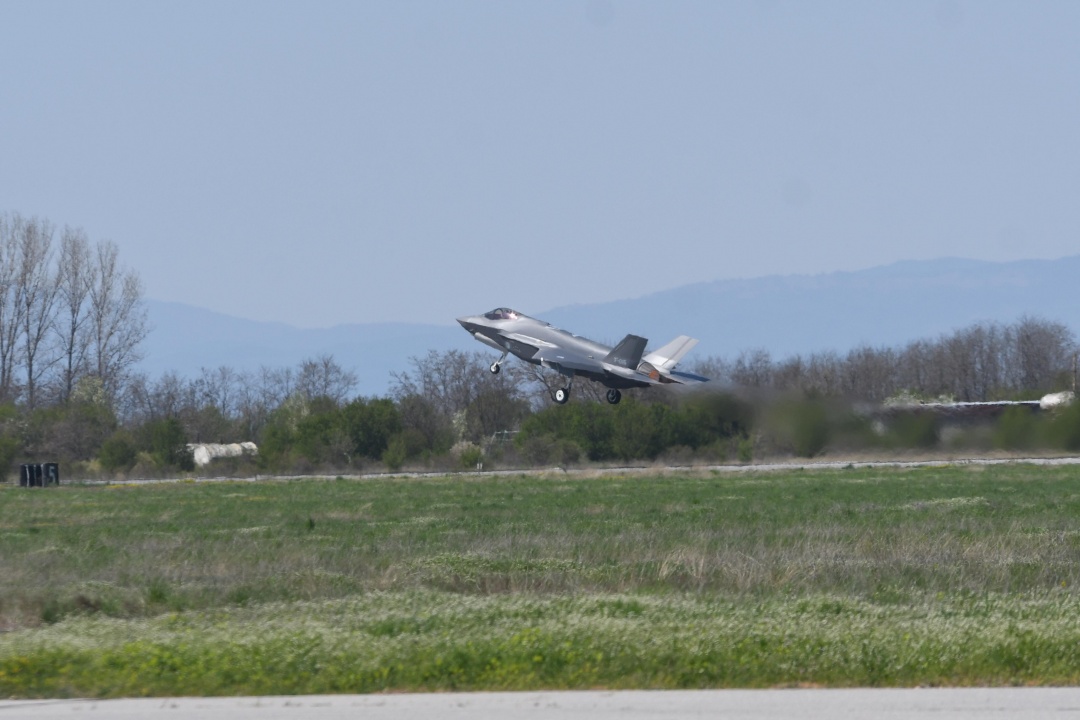 Показаха нидерландските F-3, които ще охраняват въздушното ни пространство