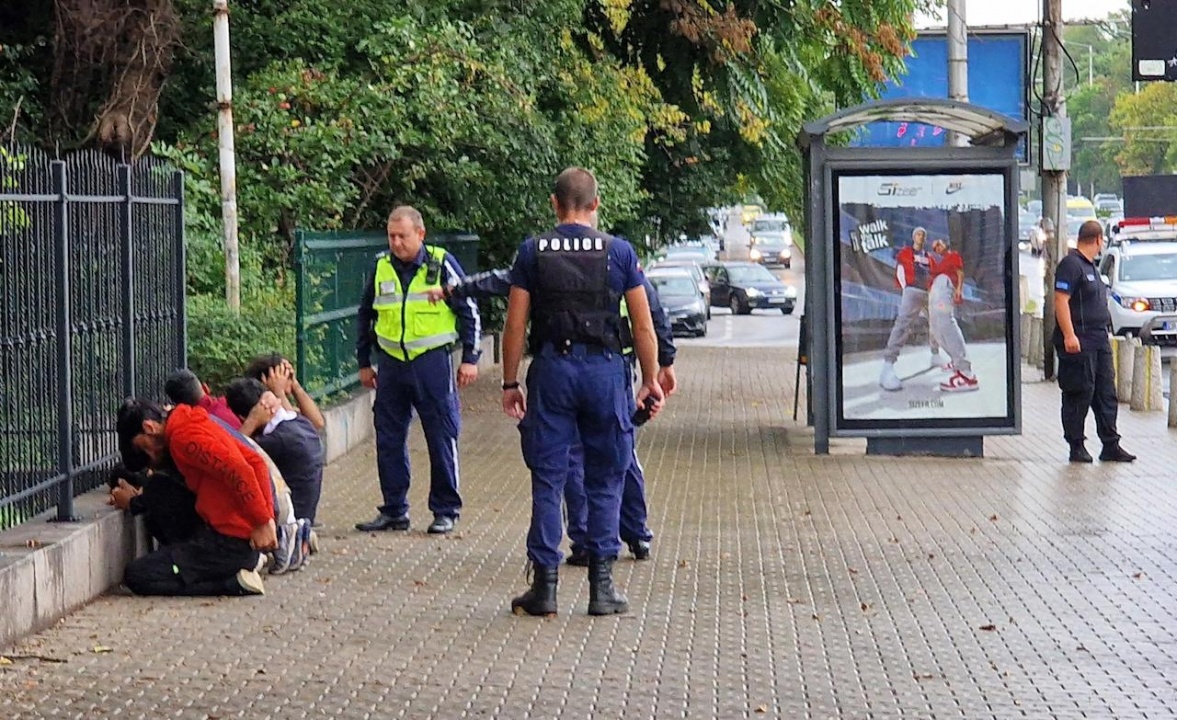 Полицията залови нелегални мигранти на ''Цариградско шосе" в София