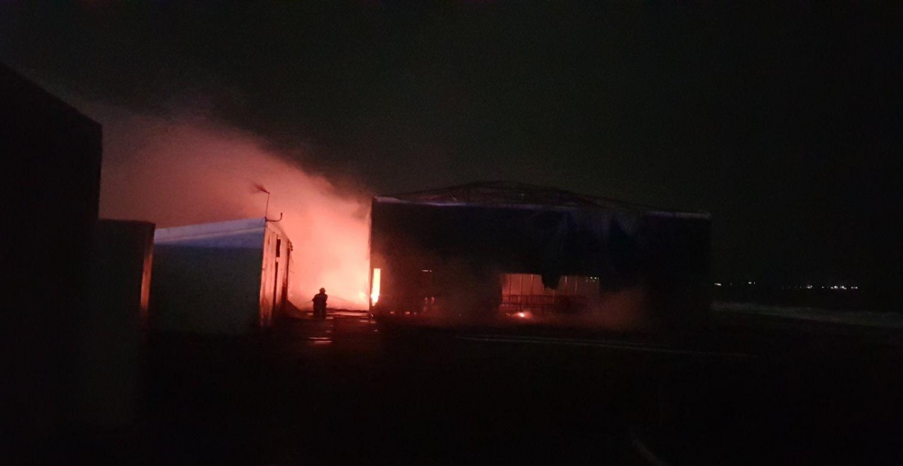 Изгоря бивша дискотека в Бургас