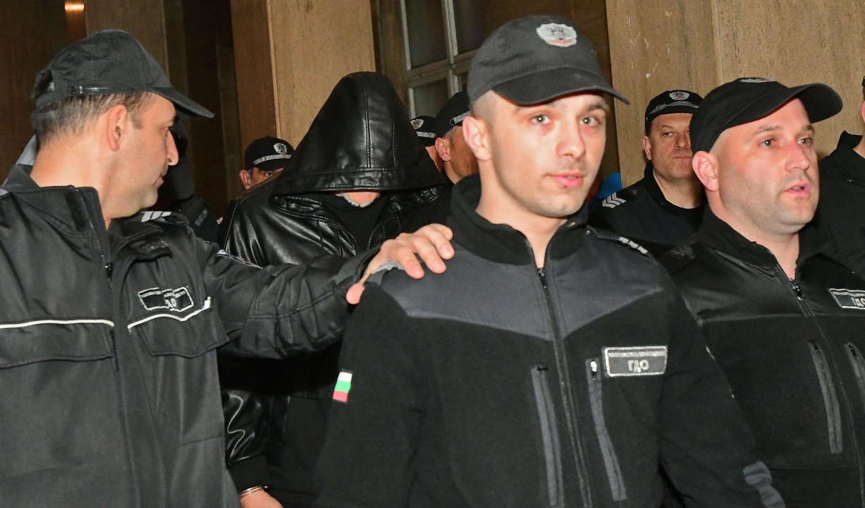Оставиха в ареста обвиняемите за смъртта на мигрантите край с. Локорско