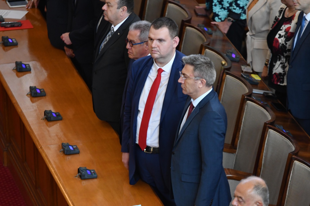 Парламентът избра кабинета ''Денков-Габриел''