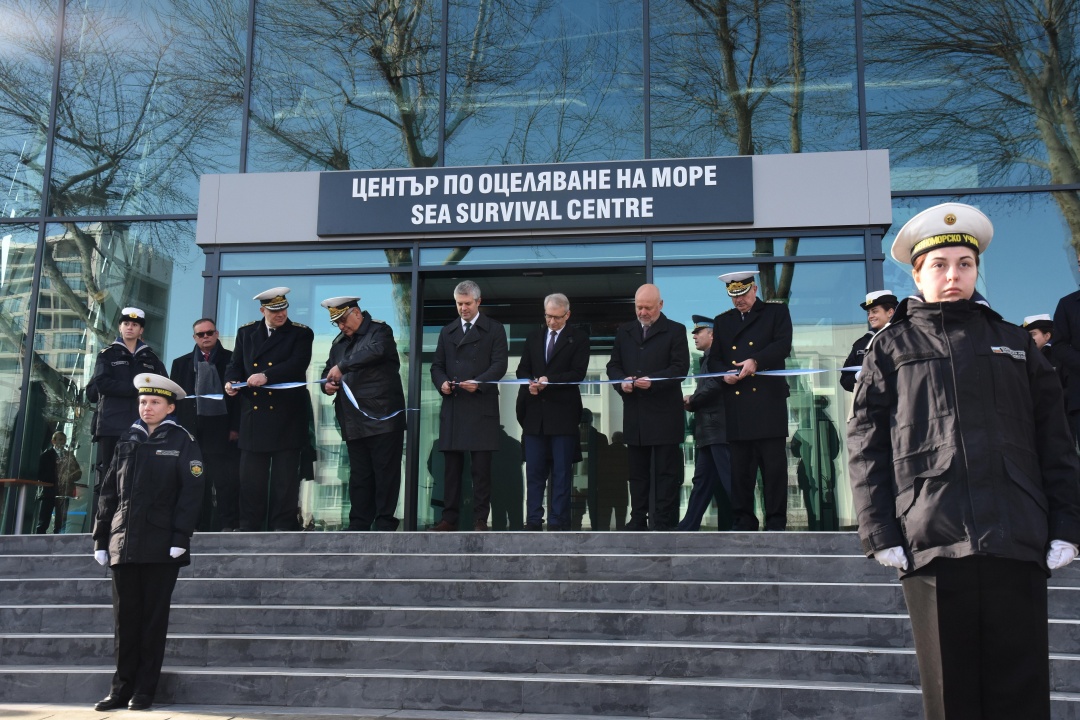 Премиерът акад. Николай Денков участва в откриването на Център по оцеляване на море във Варна