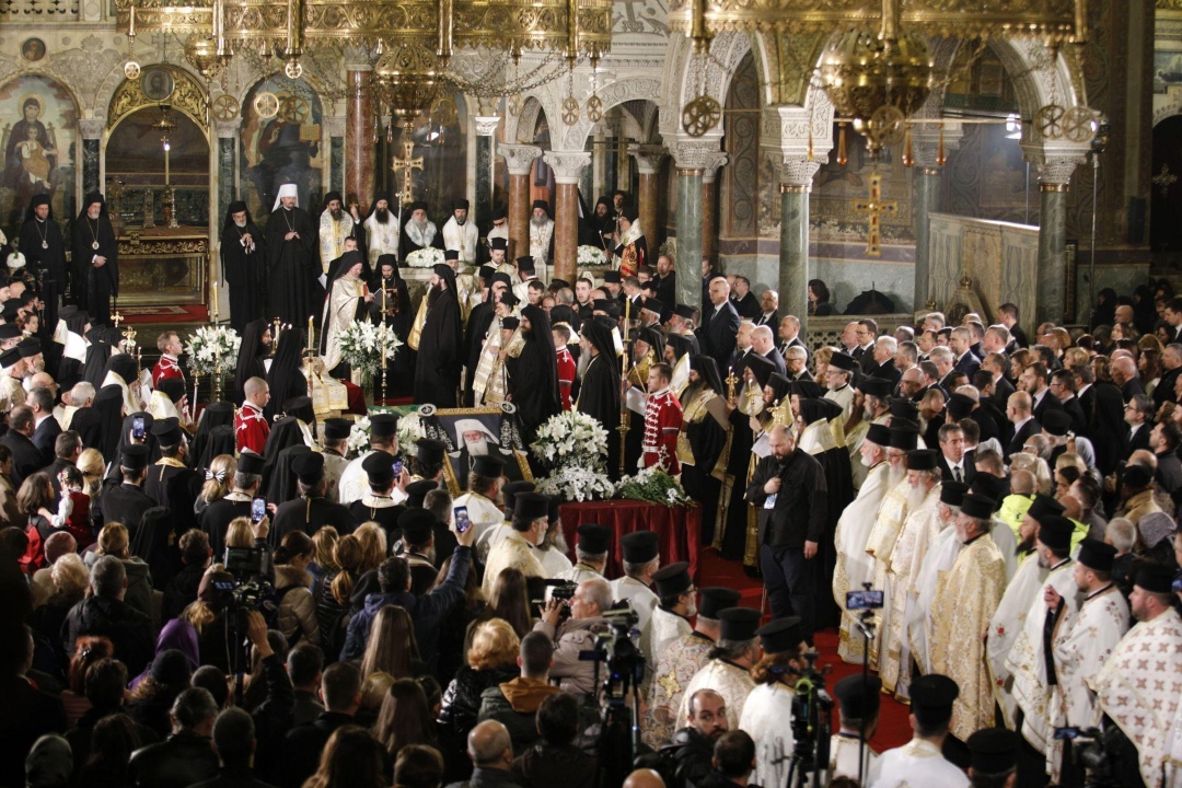 България изпрати патриарх Неофит в последния му земен път