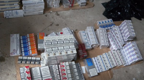 150 контрабандни кутии цигари хванаха митничари