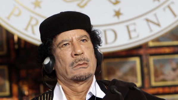 НАТO удари Кадафи