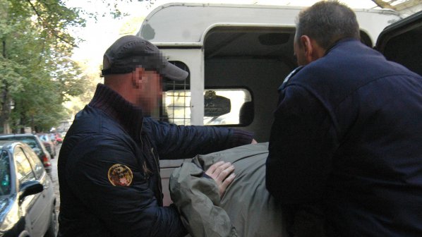Трима с дрога задържаха в Софийско
