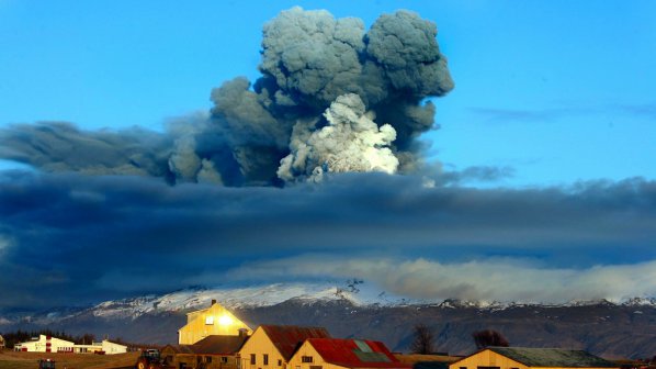 Изригна вулканът Гримсвьотн в Исландия
