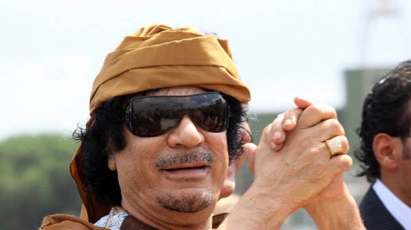 Кадафи бяга в Сърбия?
