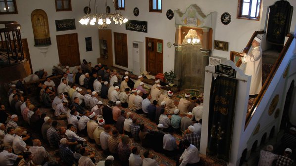 Само 1000 мюсюлмани в София спазват молитвите