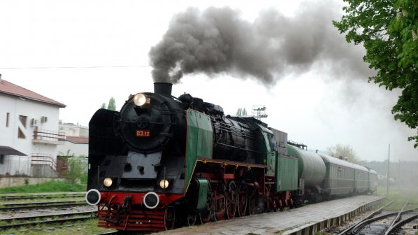 БДЖ подарява парен локомотив на децата за 1 юни