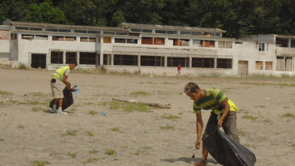 Бургаските плажове си нямат още стопанин