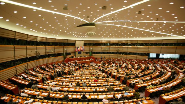 Европарламентът отвори Шенген за България