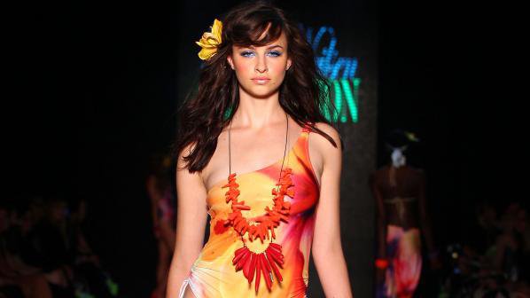 Модни тенденции при банските костюми за лято 2011