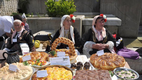 Масово българите се тъпчат на закуска