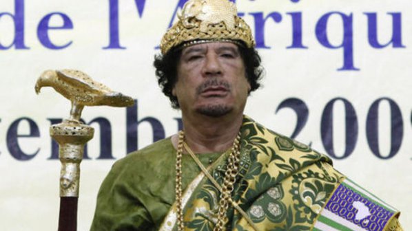 Показаха Кадафи да играе шах с Кирсан Илюжминов