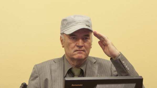 Руснак защитава Младич