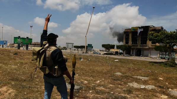15 цивилни загинаха в Триполи при удар на НАТО