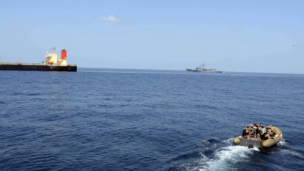Сомалийските пирати държат в плен 14 кораба
