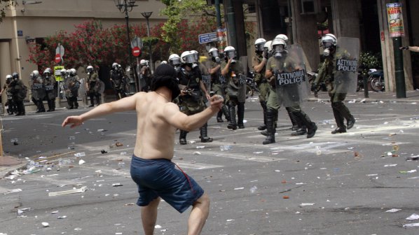 Бой беляза стачката в Гърция