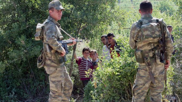 Сирийската армия навлезе в Турция, 19 убити