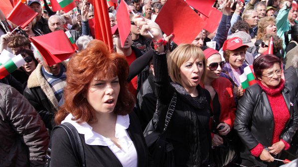 Мая Манолова: Според ГЕРБ всеки българин води потенциално криминален начин на живот