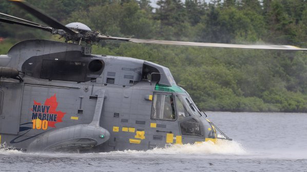 Най-малко трима загинаха при катастрофа на хеликоптер в Норвегия