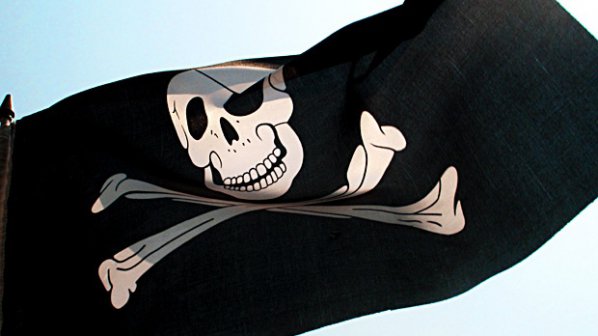 Пирати обстрелват танкер