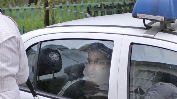 Екшън във варненско РПУ - задържан псува и блъска полицаите