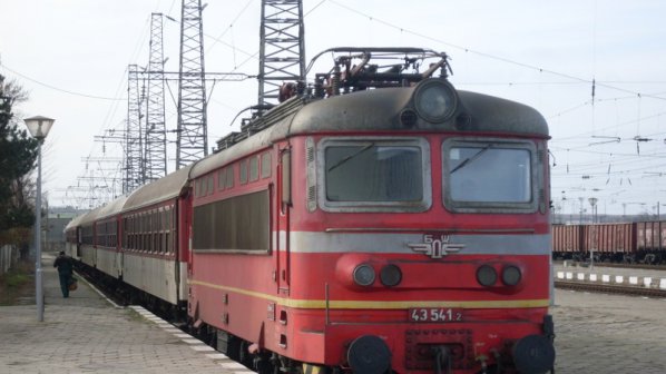 Променят движението на влаковете между София и Карлово