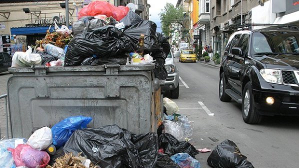 Подписват управлението на отпадъците в София