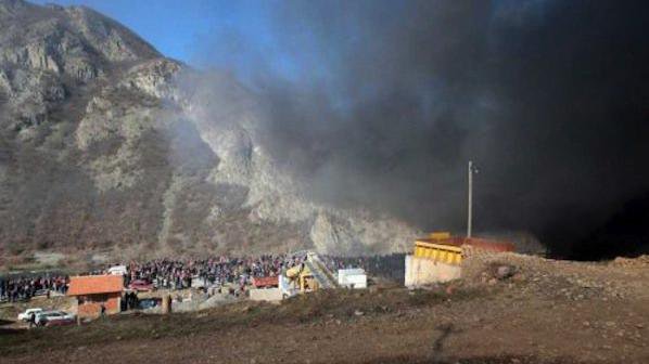 Разгневени сърби опожариха граничния пункт Ярине в Косово
