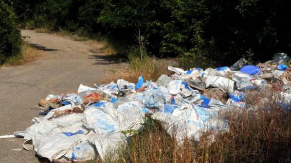 5 тона боклуци на Бузлуджа след събора на БСП