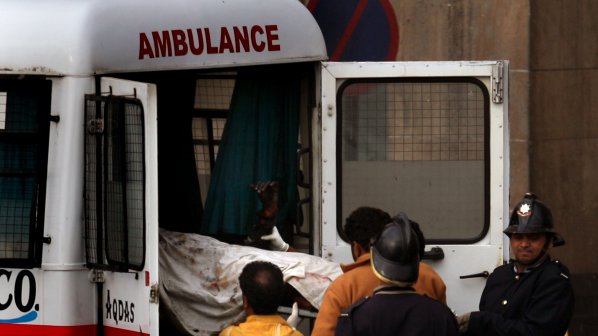 Автобус падна в река в Индия, най-малко 26 загинали