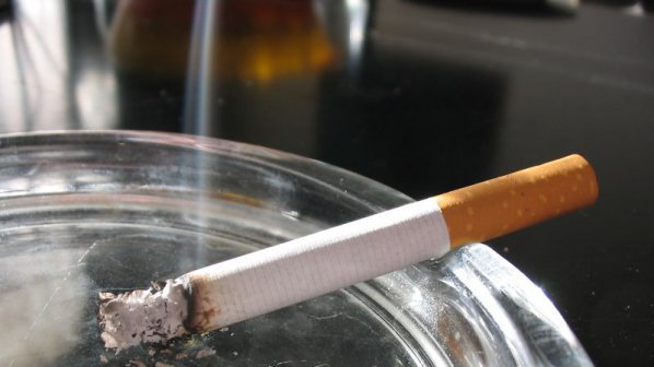 Хората пушат, за да си доставят удоволствие и измамно щастие с една цигара