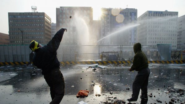 Сблъсъци между студенти и полиция в Чили