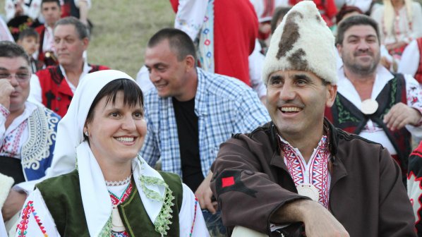 Цветанов: Депутатите от ГЕРБ да облекат носии