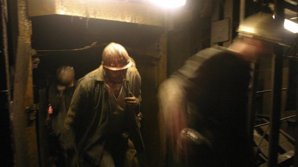 Двама миньори загинаха в Украйна