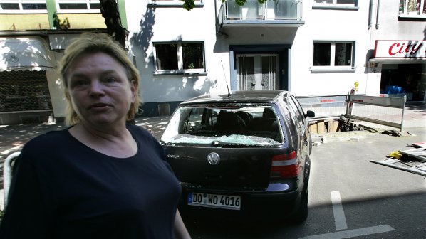 Изхвърлиха от петия етаж българска проститутка в Дортмунд