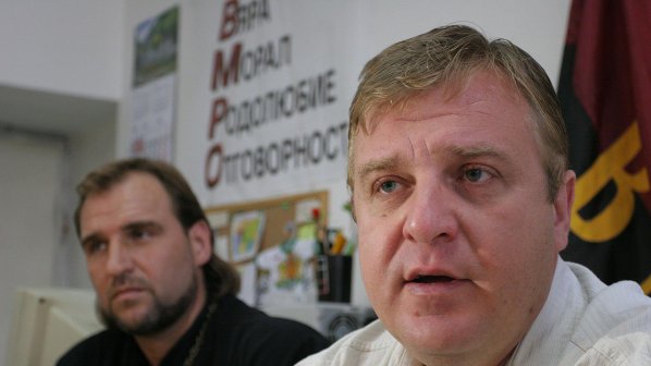 Каракачанов:  Управляващите оказват натиск върху наши активисти