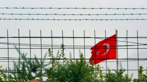 Заловиха деветима нелегални емигранти на българо - турската граница
