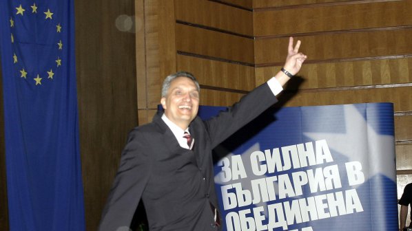 Командира отива сам на изборите в София?