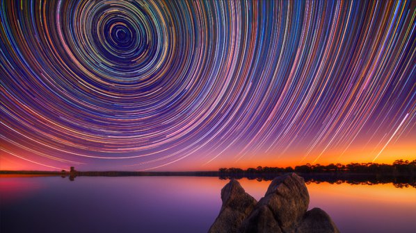 Уникални снимки запечатаха въртенето на Вселената