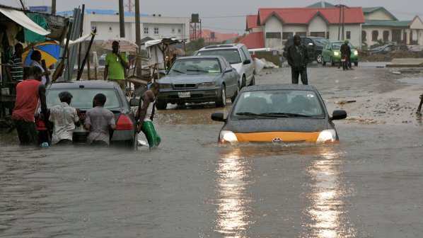 Наводненията в Нигерия отнеха живота на над 100 души